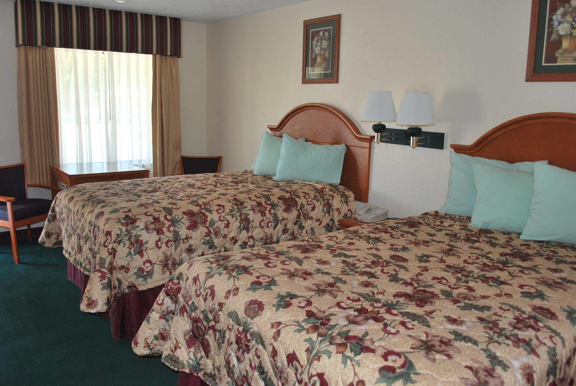 Americas Best Value Inn Lubbock East Exterior foto